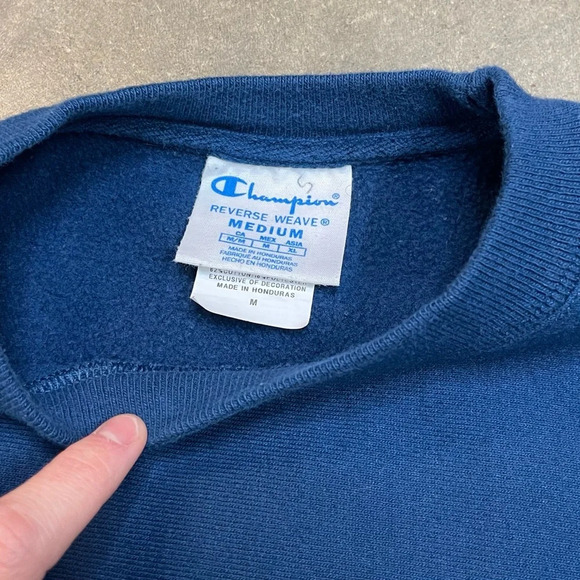 Vintage 90s Champion Reverse Weave Crewneck Distressed Sweatshirt - Picture 4 of 9